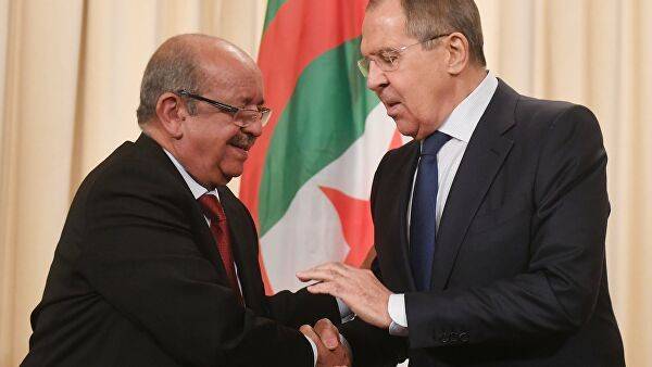 За Италией — Алжир: главы МИД обсудили возможность оказания помощи стране