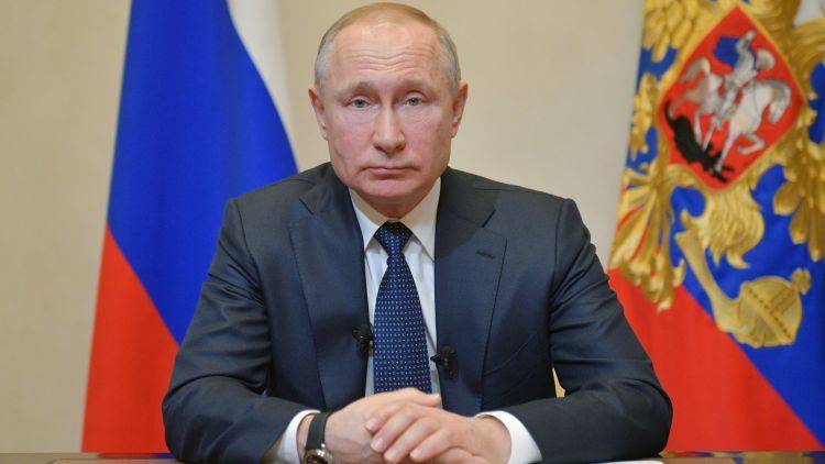 "Временное снижение пафоса": эксперт об антикризисных мерах Путина