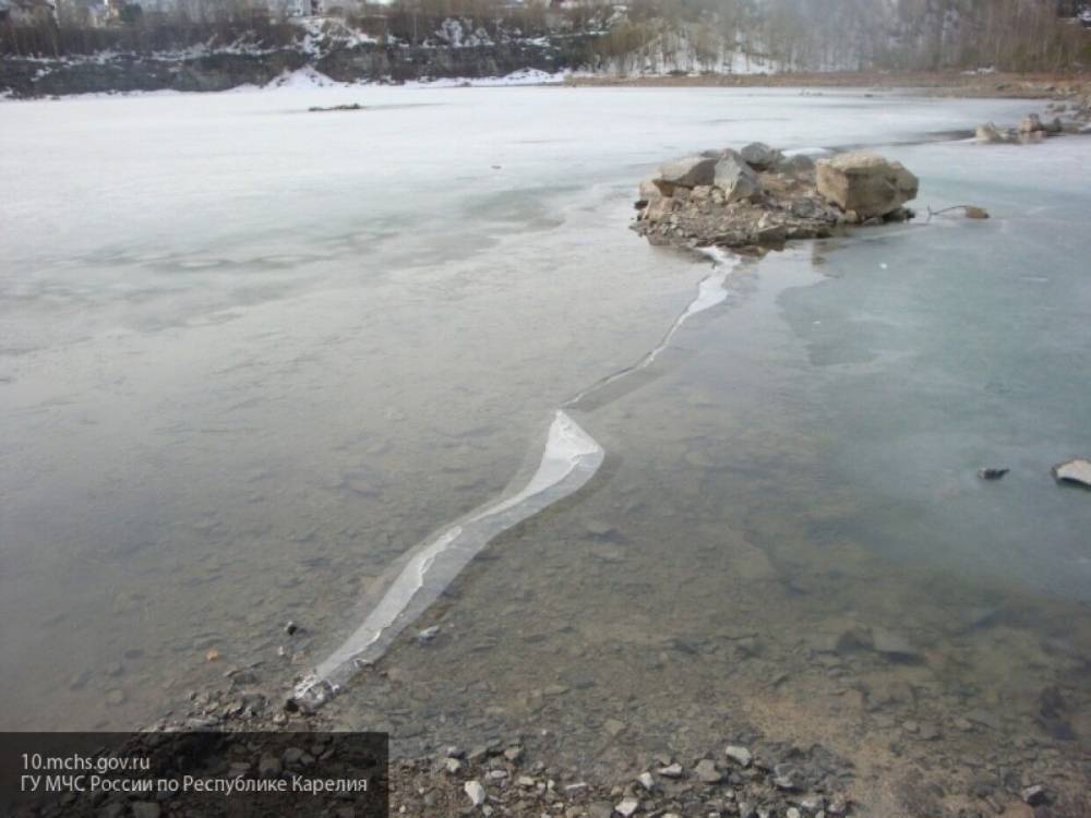 Житель Саратовской области поднял со дна ледяного водоема тело покойной дочери