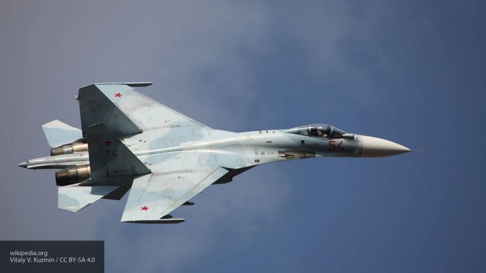 Истребитель Су-27 упал в воды Черного моря во время планового полета