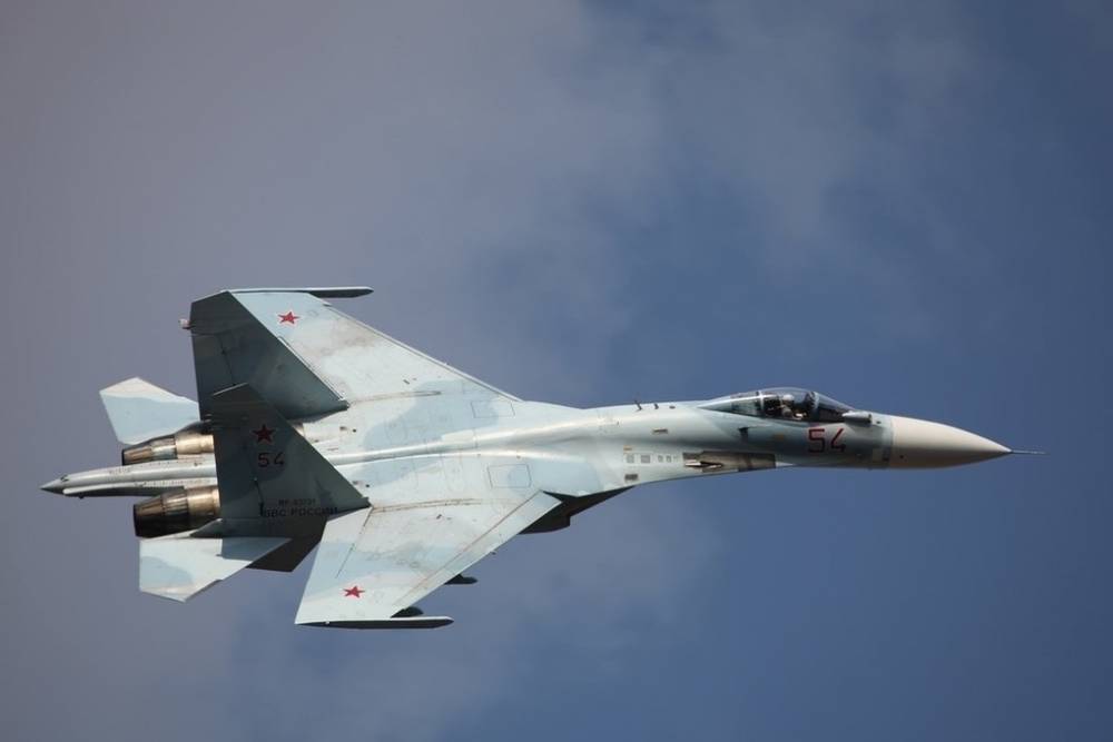 Самолет Су-27 упал в акватории Черного моря