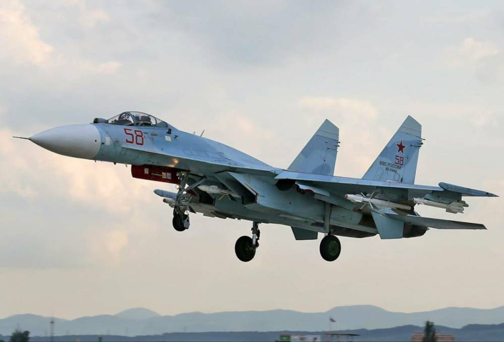 Возле Крыма в Черное море упал российский истребитель Су-27
