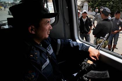 В Киргизии задержали сотни людей за нарушение комендантского часа