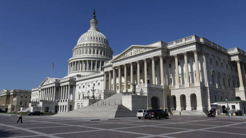 Сенат одобрил пакет антикризисной помощи объемом 2,2 триллиона долларов