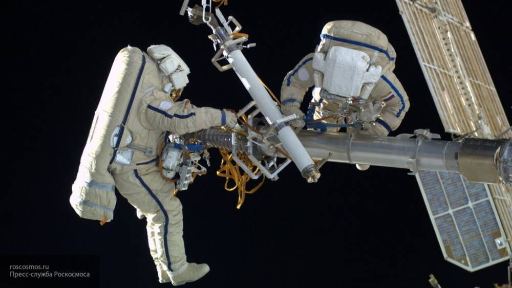 Роскосомос не станет переносить возвращение экипажа МКС из-за коронавируса