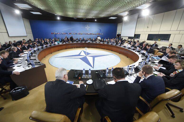 Польские власти заявили о развале Россией НАТО изнутри