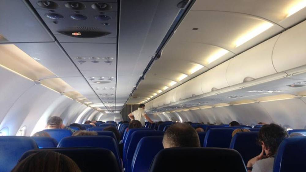 Utair опровергла данные о возгорании двигателя у самолета в Сургуте