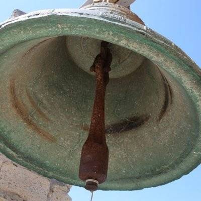 Во Франции прозвонили колокола всех соборов страны