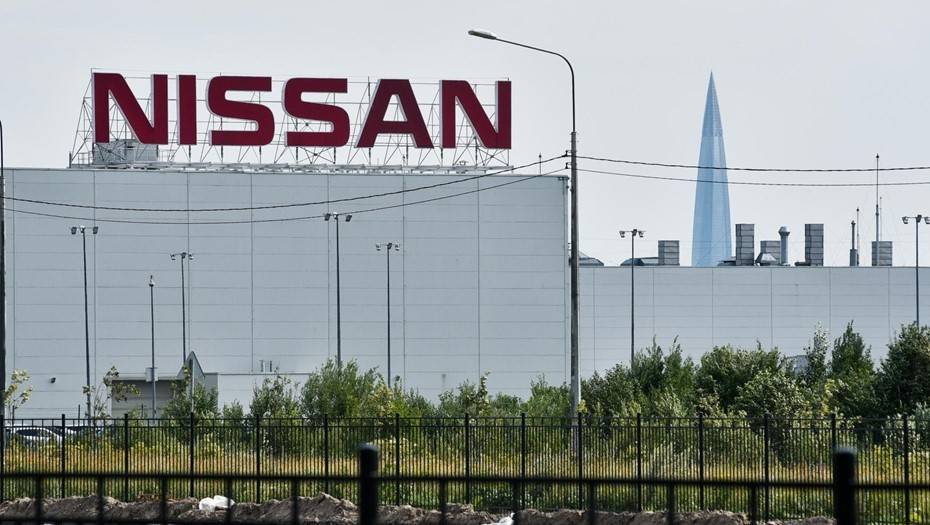 Nissan на неделю приостановит производство машин в Петербурге