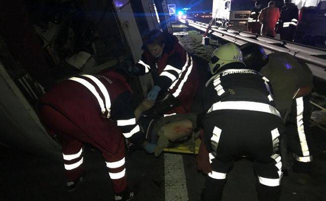 Под Киевом в результате масштабного ДТП погибли два человека