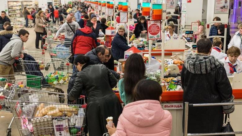 Россияне запаслись продуктами на четыре месяца
