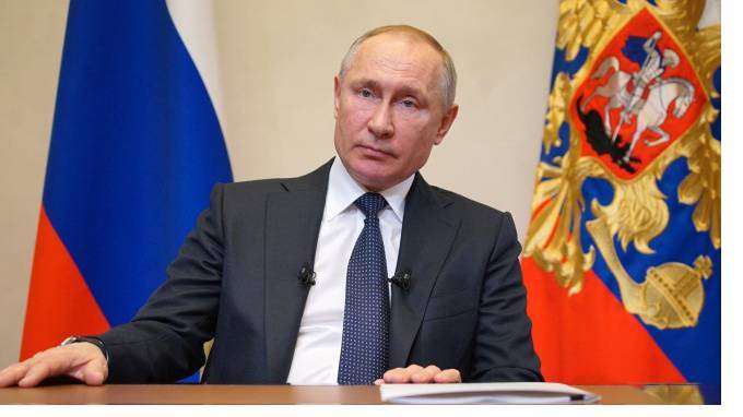 В Кремле назвали причину отмены поездки Путина в Петербург