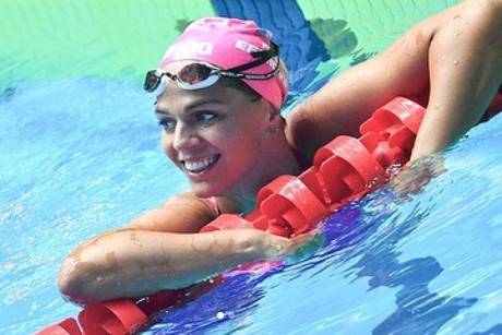 Пловчиха Юлия Ефимова показала тренировку в ванне