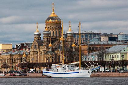 Жителям Петербурга запретили ходить в церкви из-за коронавируса