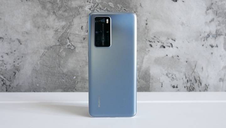 Huawei представила смартфон с фотосенсором рекордного размера