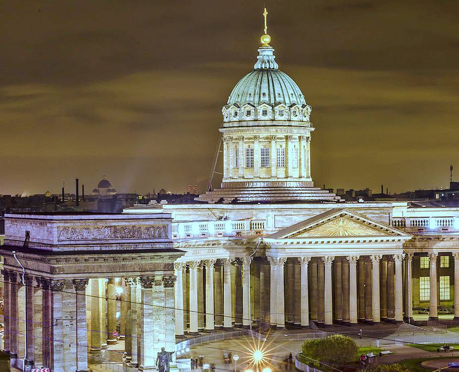 Губернатор Санкт-Петербурга запретил посещать церкви, мечети и парки