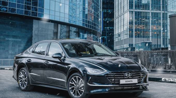 Завод Hyundai в Петербурге приостановит производство автомобилей