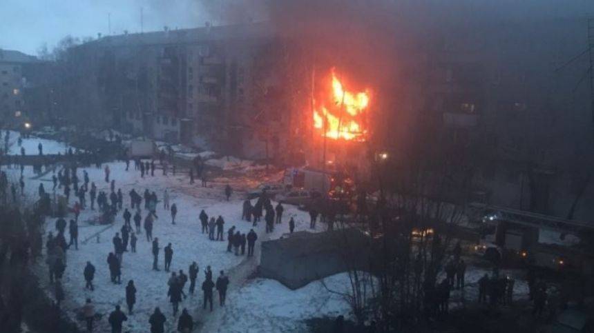 Два человека погибли при взрыве газа в жилом доме в Магнитогорске под Челябинском