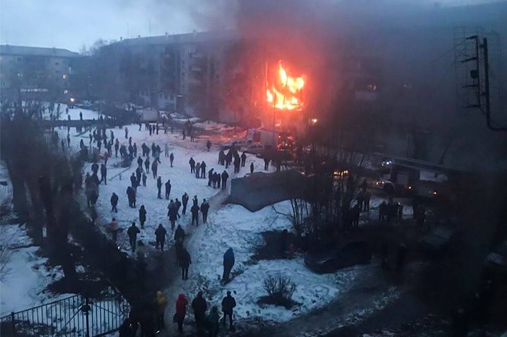 В жилом доме в Магнитогорске произошел взрыв газа, есть погибшие
