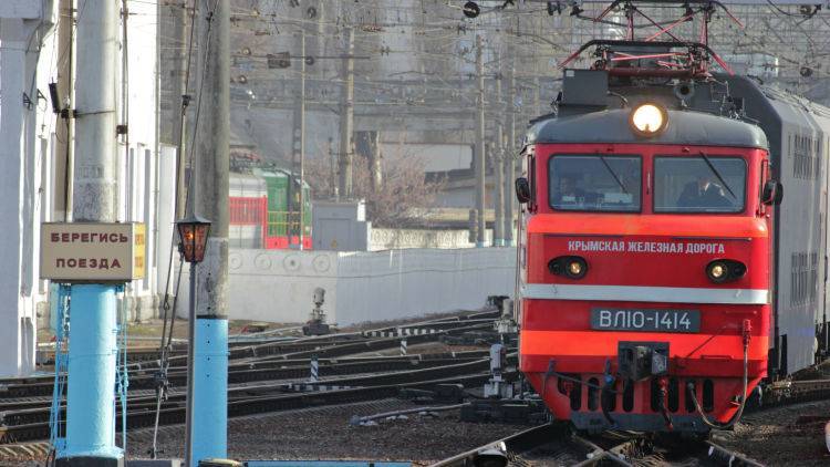 Вирус не пройдет: как "отмывают" поезда в Крым после рейса - видео