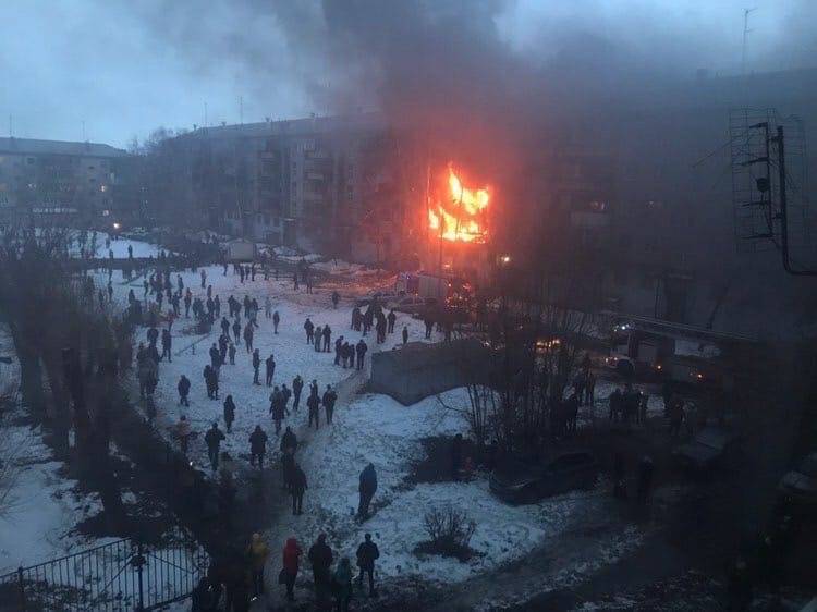 Жильцов взорвавшегося многоквартирного дома в Магнитогорске разместили в школе