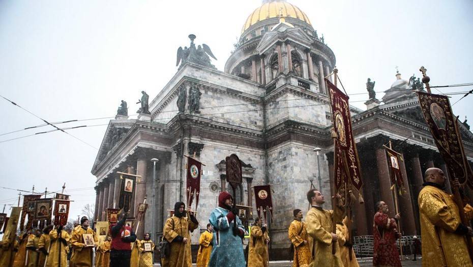 В РПЦ назвали запрет на посещение храмов Петербурга незаконным