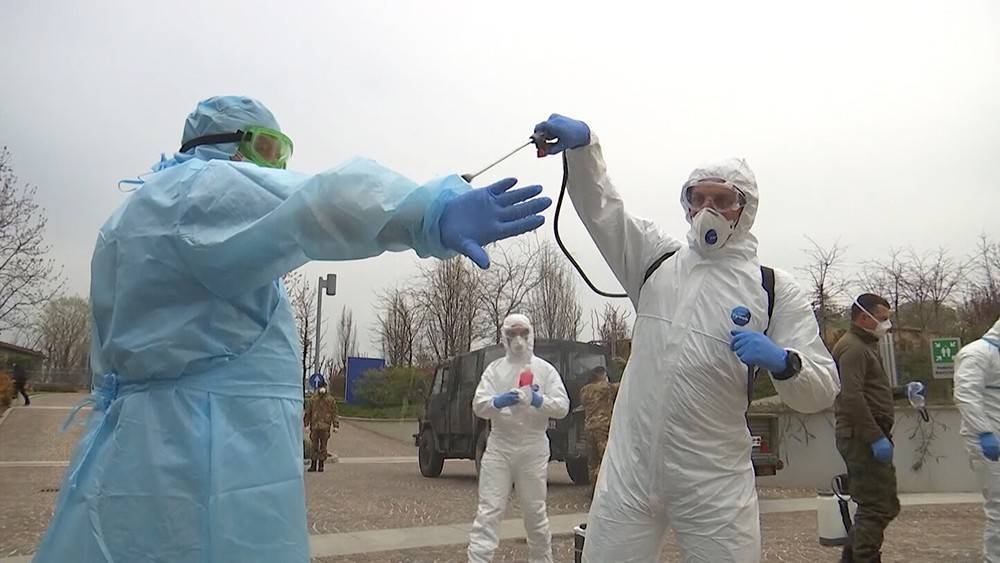 Итальянцы благодарят Россию за помощь в борьбе с коронавирусом