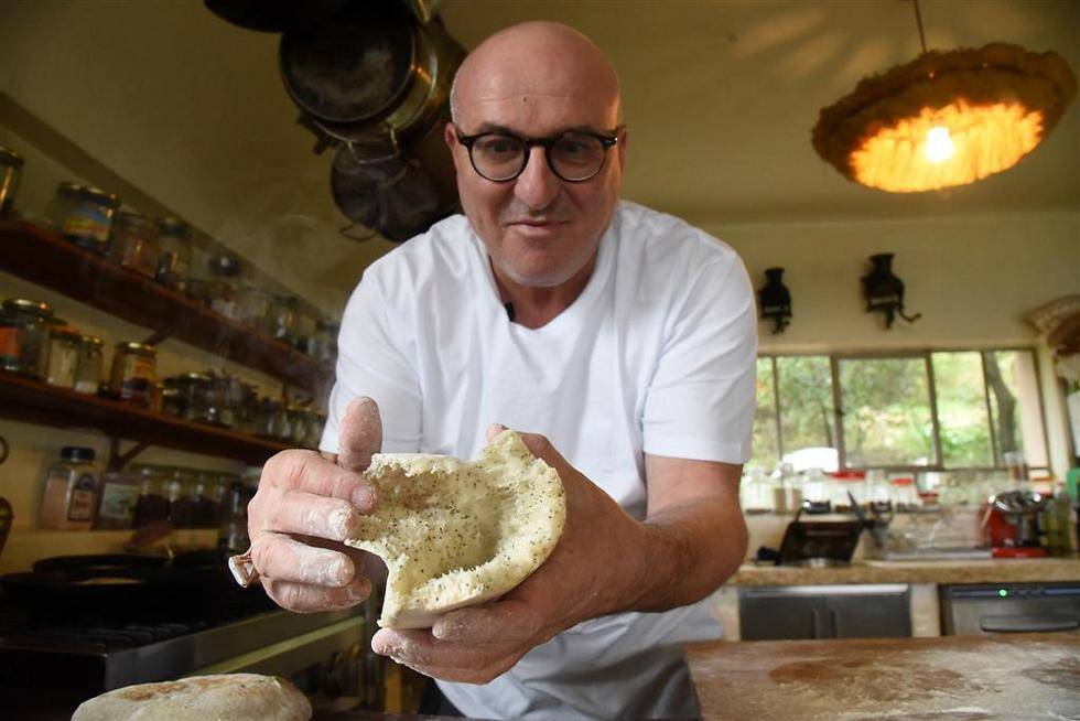 Пита в сковородке: видео от израильского пекаря