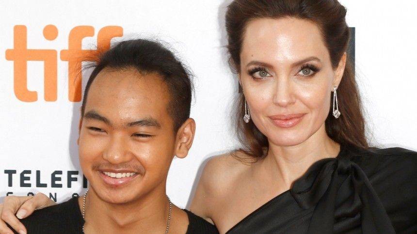 Джоли воссоединится со старшим сыном из-за эпидемии коронавируса