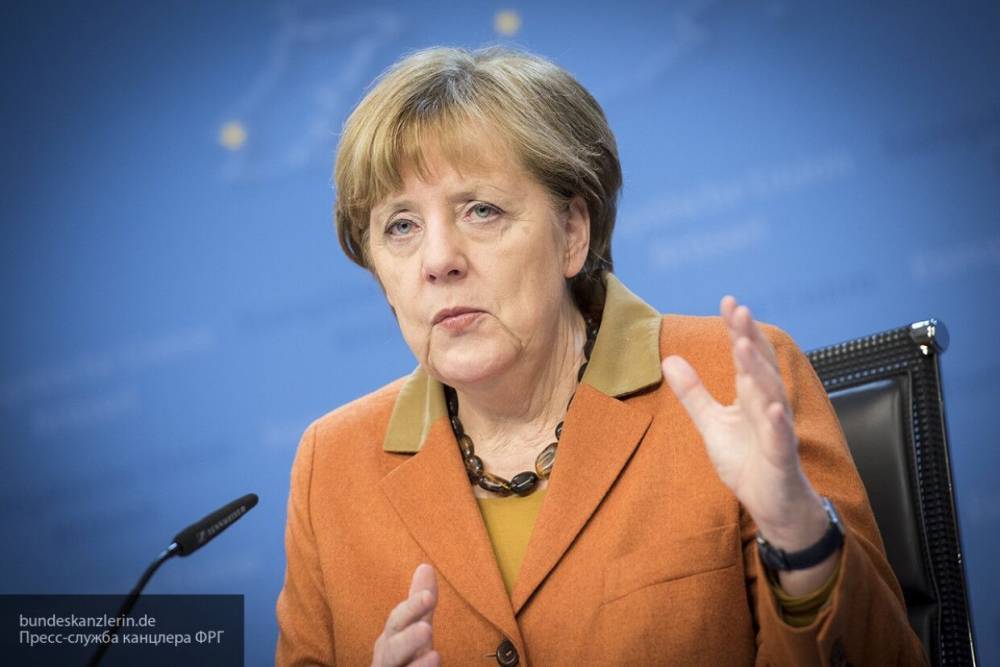 Находящаяся на карантине из-за коронавируса Меркель пожаловалось на недостаток общения