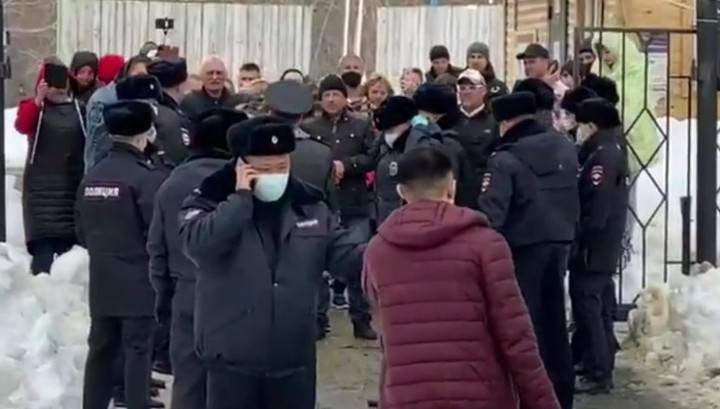 "Вас маски не спасут!": на Сахалине помещенные под карантин туристы едва не устроили бунт