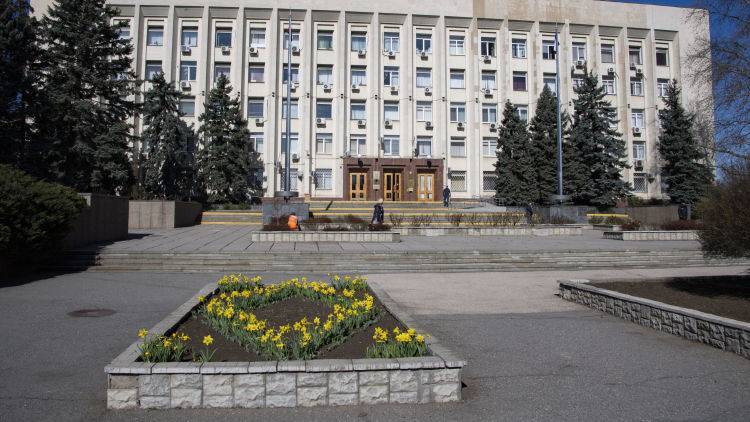 Аксенов пообещал гонять глав администраций "шатающихся по Совмину"