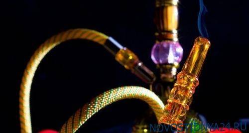 В странах Персидского залива запретили курить кальян