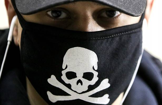 Андрей Нагибин - Выброшенные маски могут вызвать новую волну пандемии коронавируса - newtvnews.ru