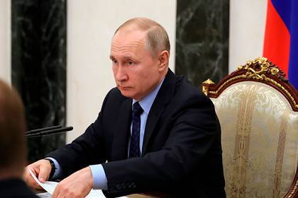 В Кремле рассказали о мерах защиты Путина от коронавируса