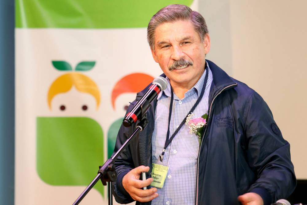 В Татарстане умер поэт и политик Роберт Миннуллин