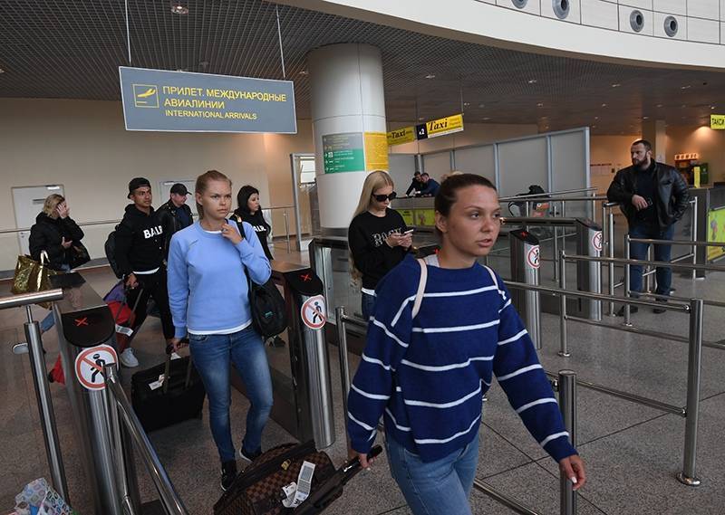 Застрявших в Египте россиян вывезли на родину