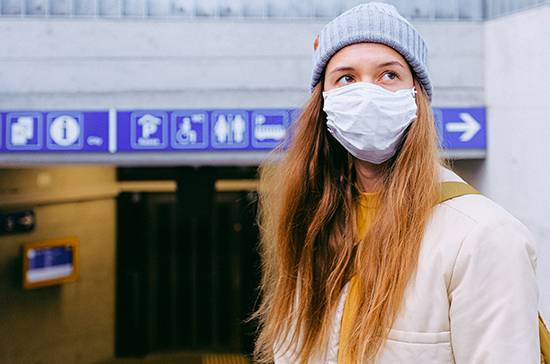 СМИ: выброшенные маски могут спровоцировать новую волну коронавируса