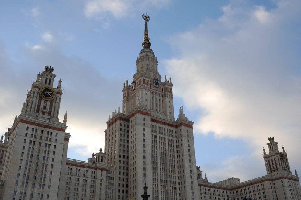 Более 50 российских вузов примут документы от абитуриентов онлайн