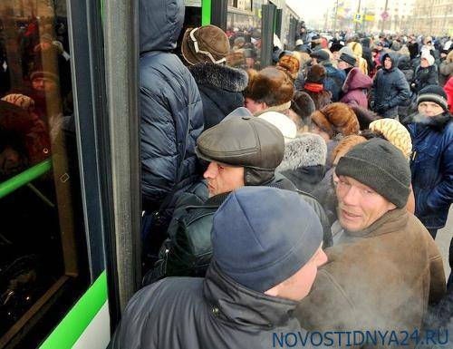 В российских регионах ограничивают работу транспорта
