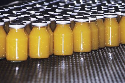 Пандемия коронавируса взвинтила цены на апельсиновый сок
