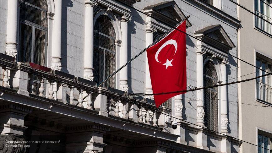 Турция на время закрыла авиасообщение с другими странами