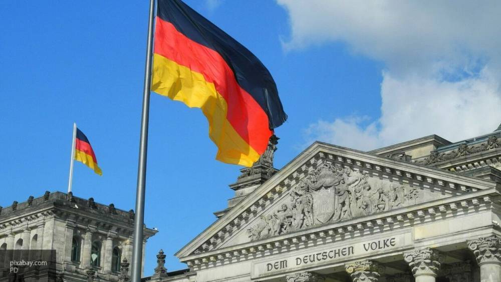 Немецкий депутат раскритиковал США за подготовку санкций на фоне пандемии