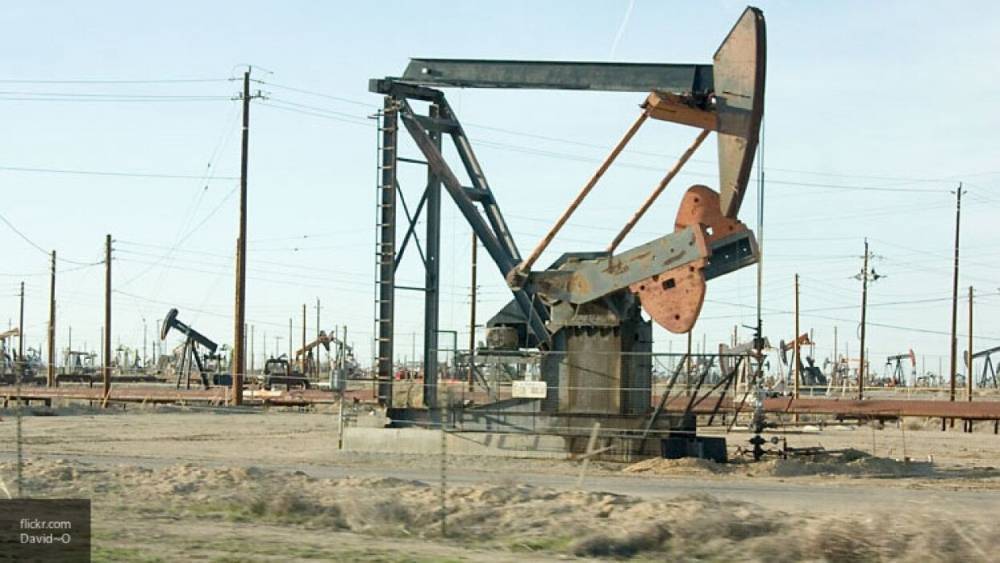 "Ценовая война" Саудовской Аравии приведет к увольнению 13% работников нефтяной сферы