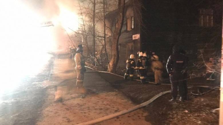 В Екатеринбурге при пожаре в бараке возле строящегося ЖК погибли семь человек