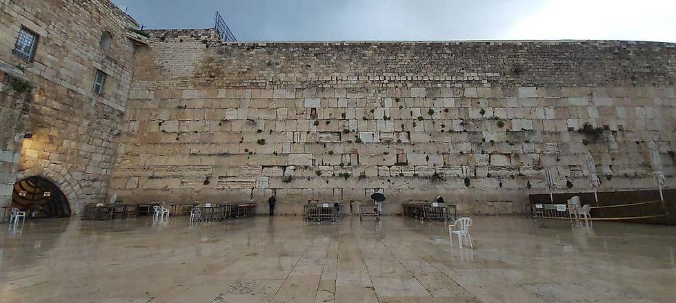 Свято место бывает пусто: Стена плача в карантине со всем народом Израиля