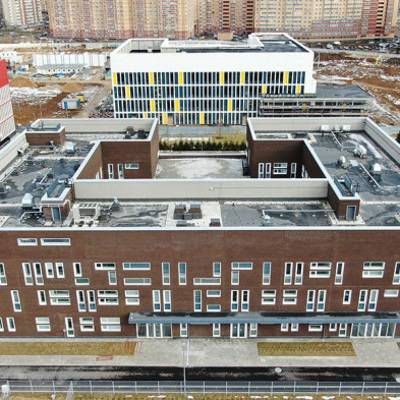 Монтаж операционного корпуса коронавирусного центра начался в Новой Москве
