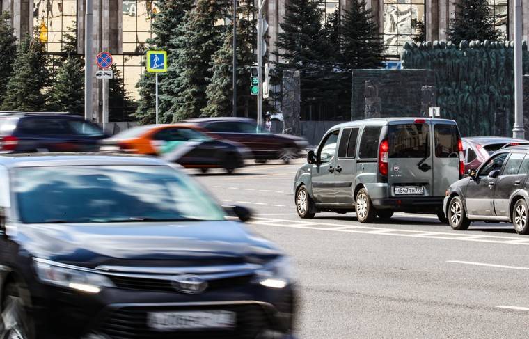 На улицах Москвы стало меньше машин