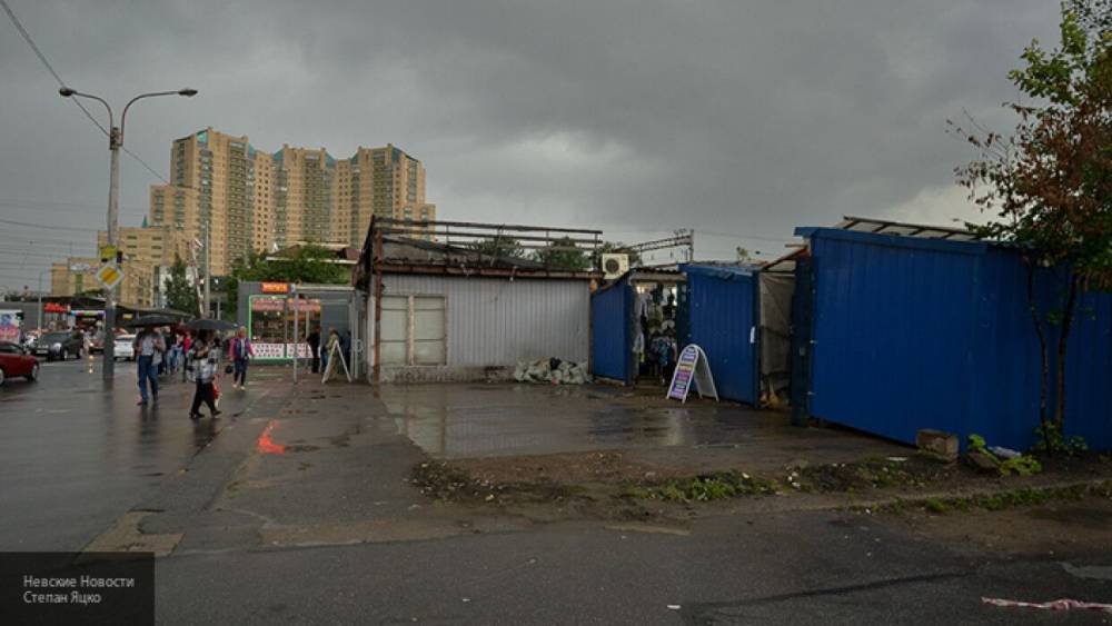 Петербургский рынок на "Удельной" приостановил работу на время карантина