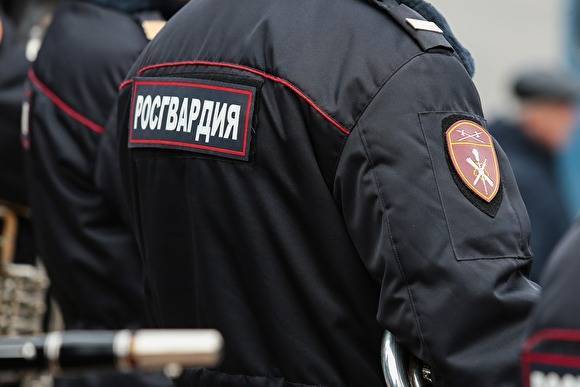 В Санкт-Петербурге росгвардеец разбил два автомобиля и демонстрировал половой член